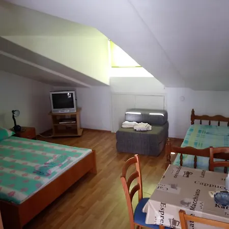ゲストハウス Apartman St3